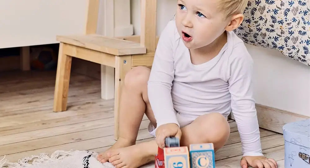 Kako se otroci začnejo učiti skozi igro?